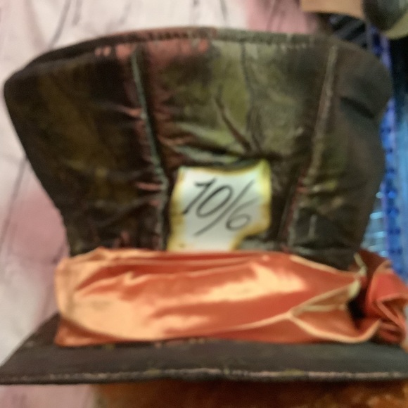 MAD HATTER COSTUME WITH HAT AND WIG. One size fits all. - Picture 9 of 9